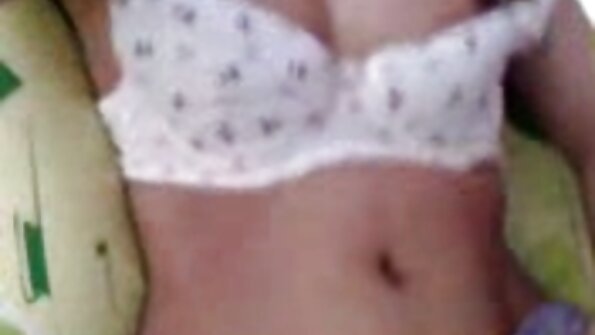 Lorena Morena ລໍ້ລວງໃນຊຸດຊັ້ນໃນສີຂາວ