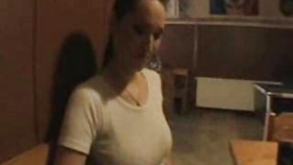 Naughty latina Gigi Spice masturbates ແລະ squirts ໃນ babydoll ສີດໍາຂອງນາງ